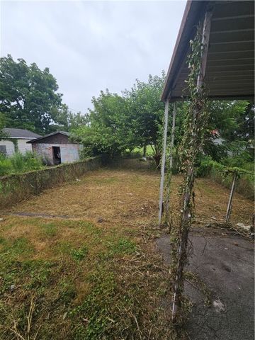 413 Electric St, New Castle, PA 16101