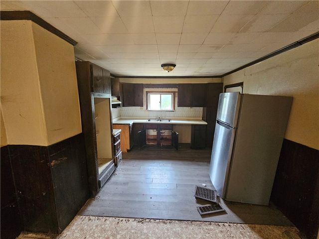 413 Electric St, New Castle, PA 16101