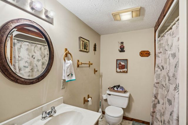 104 Brookview Dr, White House, TN 37188