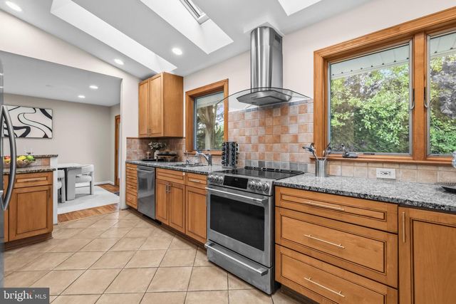 9110 KIRKDALE RD, Bethesda, MD 20817