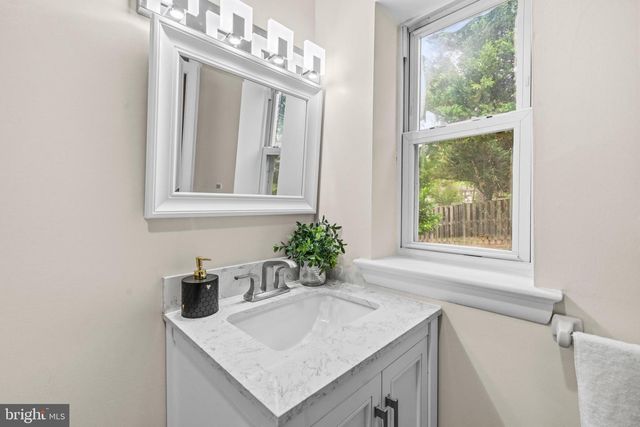 9110 KIRKDALE RD, Bethesda, MD 20817