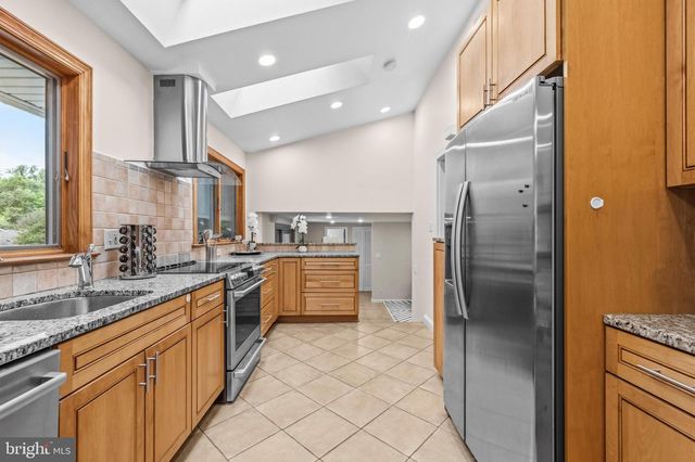 9110 KIRKDALE RD, Bethesda, MD 20817