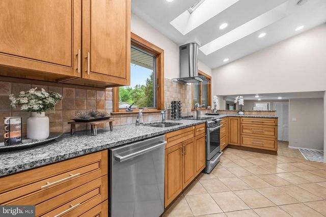 9110 KIRKDALE RD, Bethesda, MD 20817