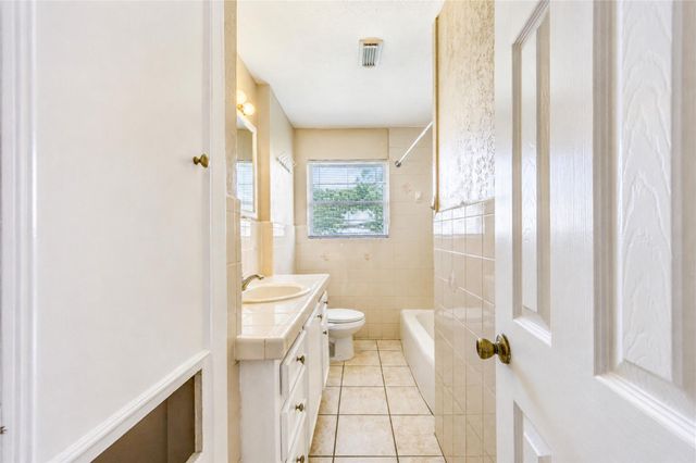 3205 Hays Street, Pasadena, TX 77503