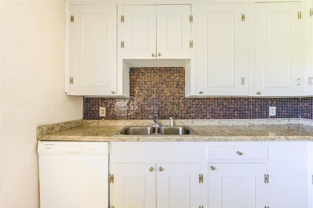 3205 Hays Street, Pasadena, TX 77503