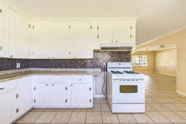 3205 Hays Street, Pasadena, TX 77503