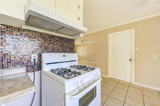 3205 Hays Street, Pasadena, TX 77503