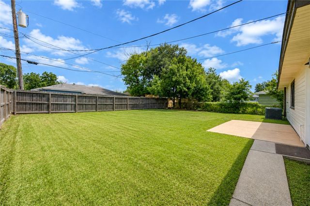 3205 Hays Street, Pasadena, TX 77503