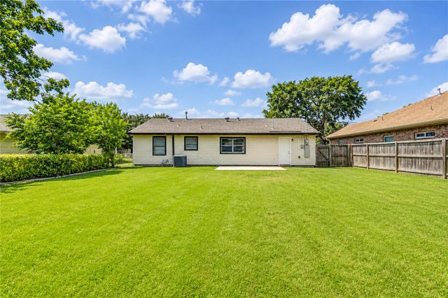 3205 Hays Street, Pasadena, TX 77503