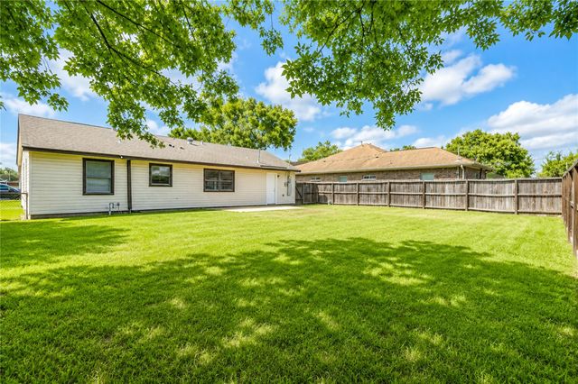 3205 Hays Street, Pasadena, TX 77503