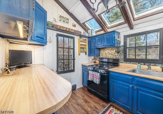 3 Hillspring Rd, Sparta Twp., NJ 07871