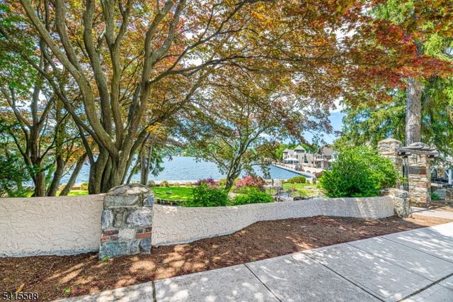 3 Hillspring Rd, Sparta Twp., NJ 07871