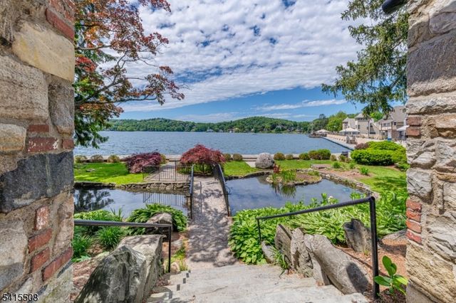 3 Hillspring Rd, Sparta Twp., NJ 07871