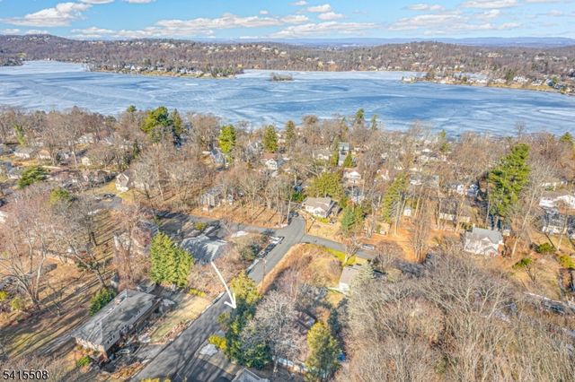 3 Hillspring Rd, Sparta Twp., NJ 07871