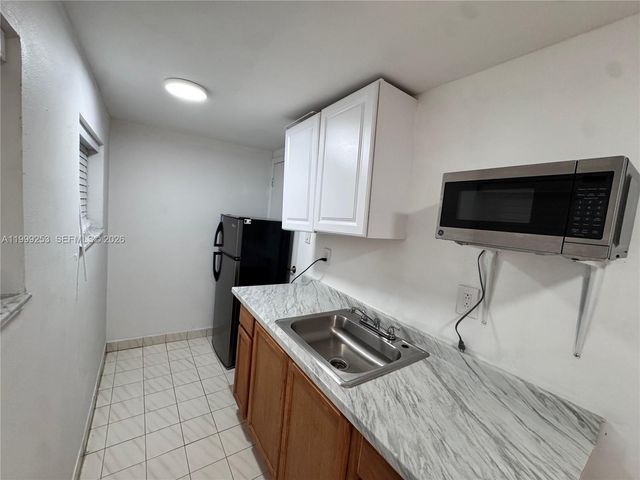 719 Glenn Pkwy 2, Hollywood, FL 33021