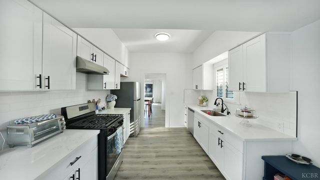 1318 N Redington Street, Hanford, CA 93230