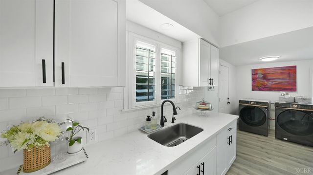 1318 N Redington Street, Hanford, CA 93230