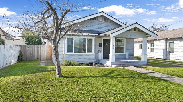 1318 N Redington Street, Hanford, CA 93230
