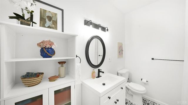 1318 N Redington Street, Hanford, CA 93230