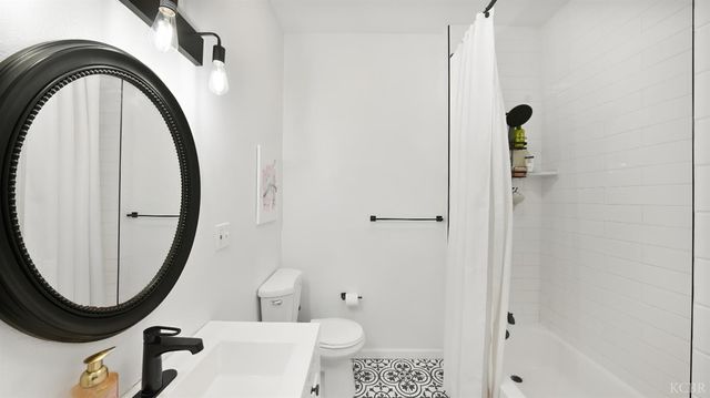 1318 N Redington Street, Hanford, CA 93230