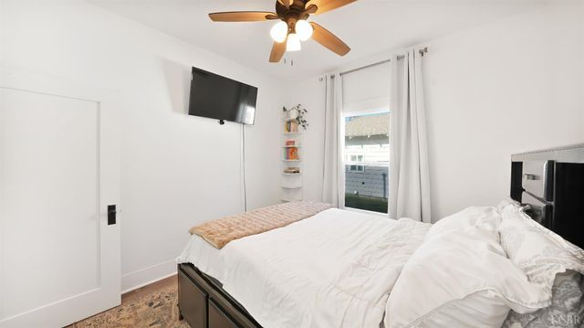 1318 N Redington Street, Hanford, CA 93230