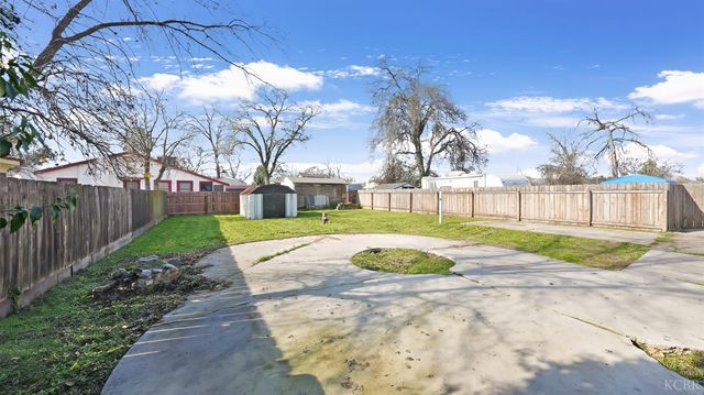 1318 N Redington Street, Hanford, CA 93230
