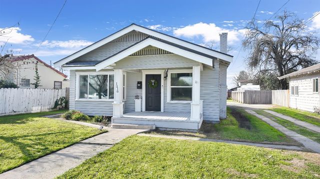1318 N Redington Street, Hanford, CA 93230