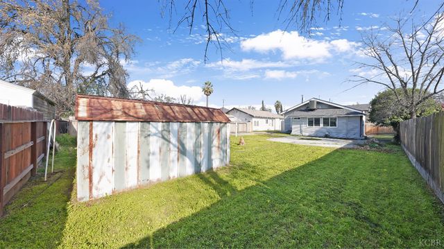 1318 N Redington Street, Hanford, CA 93230