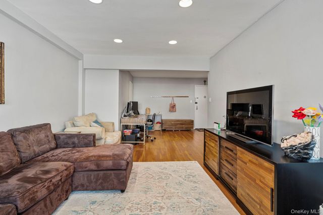 209-25 18th Avenue 2A, Bayside, NY 11360