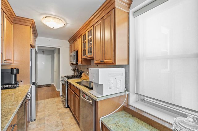 209-25 18th Avenue 2A, Bayside, NY 11360