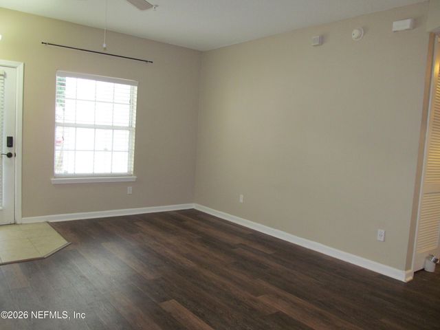2200 MARSH HAWK Lane 306, Fleming Island, FL 32003
