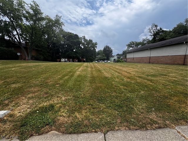 444 Sumner Street, Akron, OH 44304