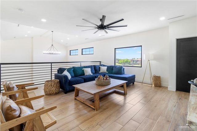 3304 Lago Superior, Edinburg, TX 78542