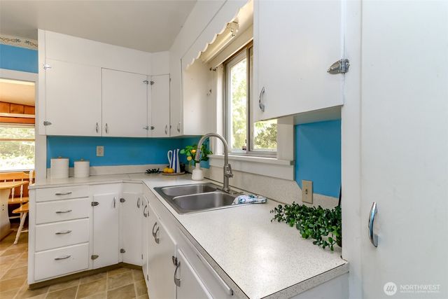 5206 W Werner Road, Bremerton, WA 98312