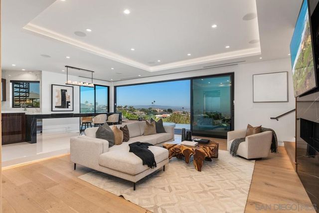 5727 Baja Mar, La Jolla, CA 92037