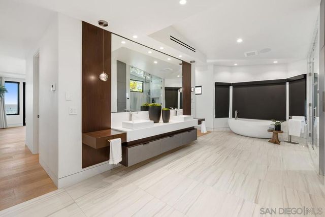 5727 Baja Mar, La Jolla, CA 92037