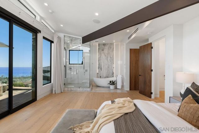 5727 Baja Mar, La Jolla, CA 92037