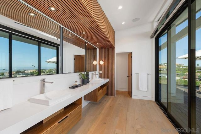 5727 Baja Mar, La Jolla, CA 92037
