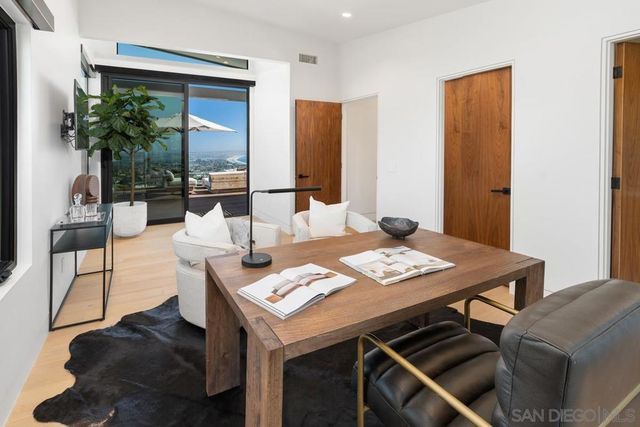 5727 Baja Mar, La Jolla, CA 92037