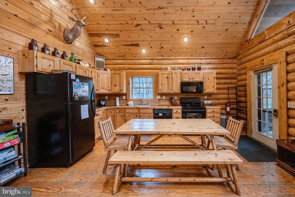 Image 11 of property listing at 55 VILLAGE DR #5, Oakland, MD 21550