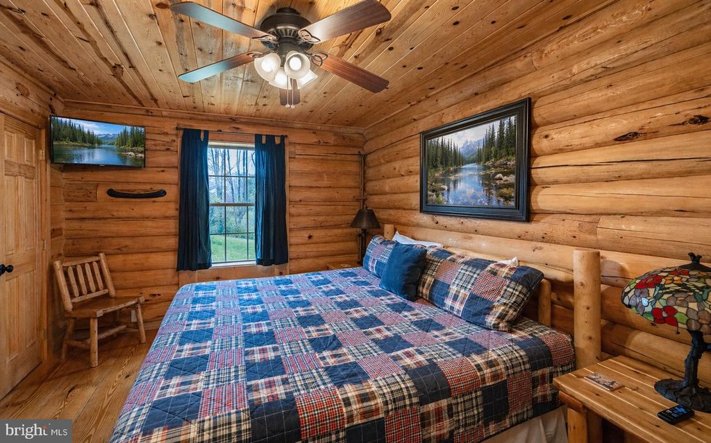 Image 16 of property listing at 55 VILLAGE DR #5, Oakland, MD 21550