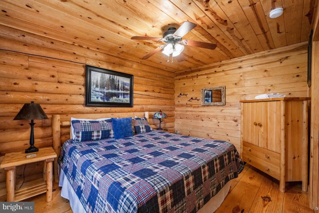 Image 17 of property listing at 55 VILLAGE DR #5, Oakland, MD 21550