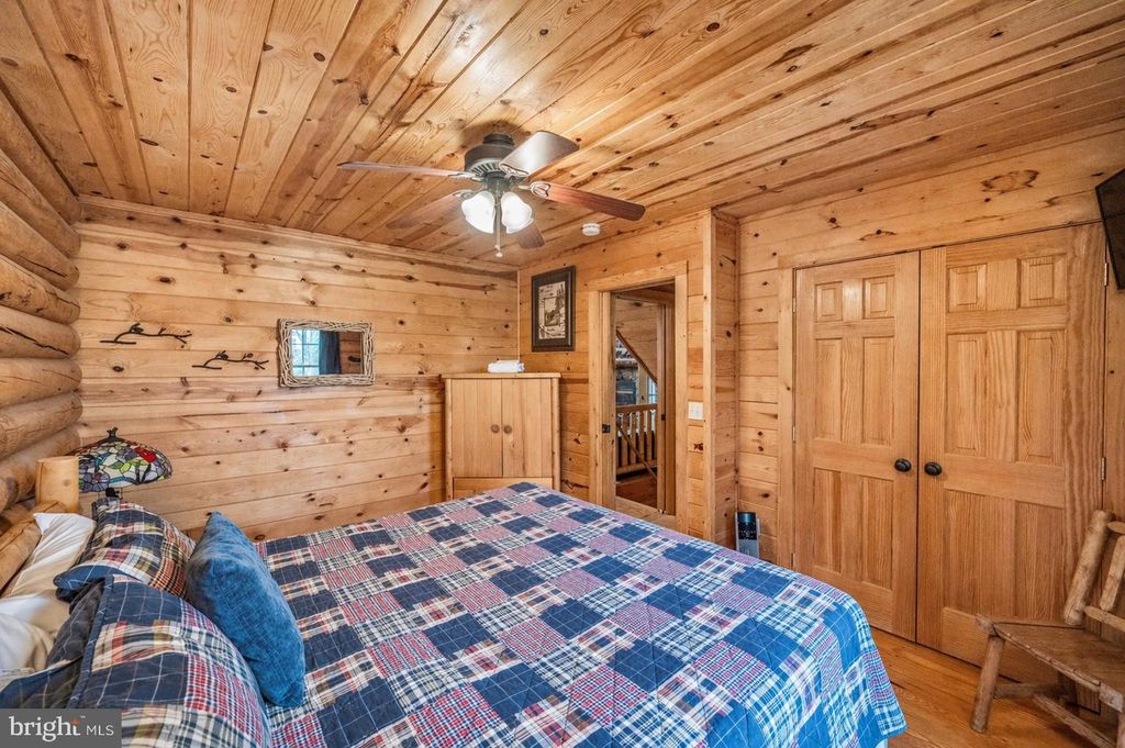 Image 18 of property listing at 55 VILLAGE DR #5, Oakland, MD 21550