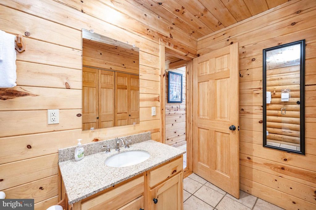 Image 19 of property listing at 55 VILLAGE DR #5, Oakland, MD 21550