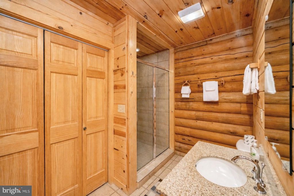 Image 21 of property listing at 55 VILLAGE DR #5, Oakland, MD 21550