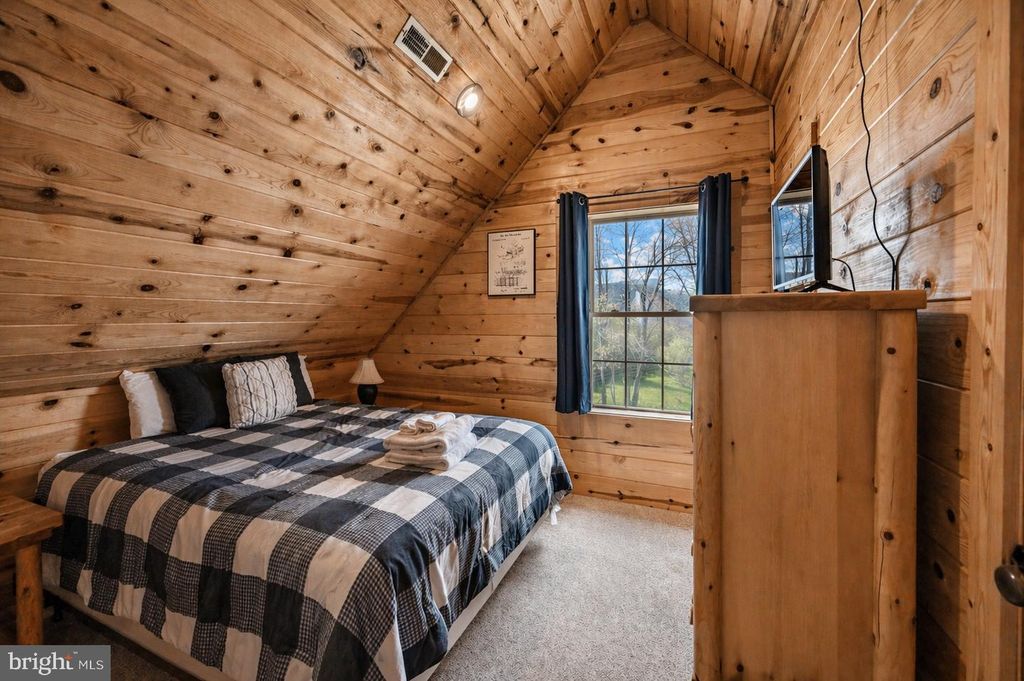 Image 24 of property listing at 55 VILLAGE DR #5, Oakland, MD 21550