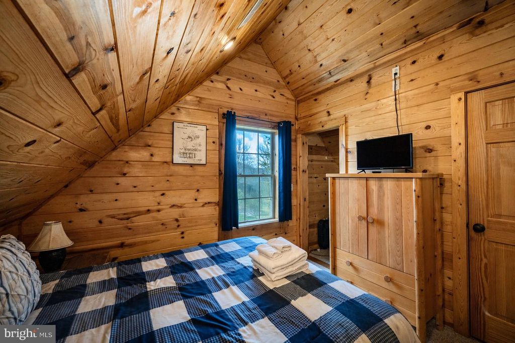 Image 26 of property listing at 55 VILLAGE DR #5, Oakland, MD 21550