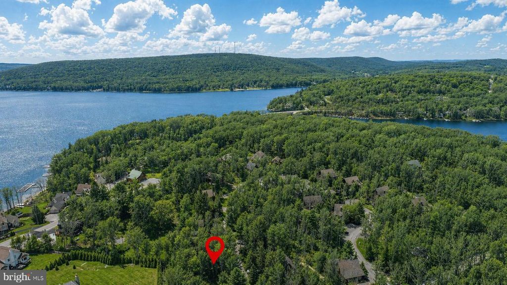 Image 41 of property listing at 55 VILLAGE DR #5, Oakland, MD 21550