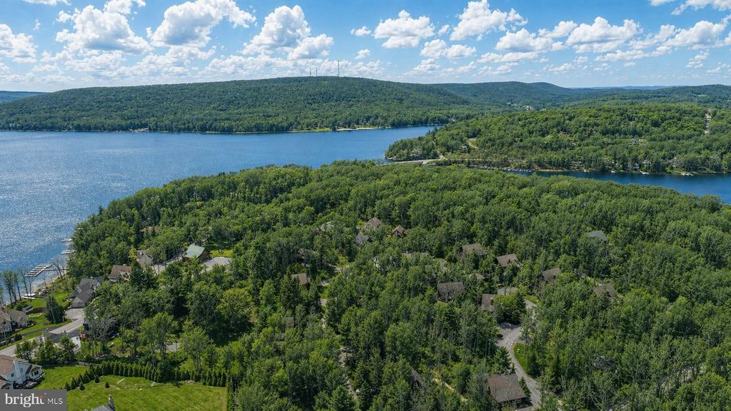 Image 44 of property listing at 55 VILLAGE DR #5, Oakland, MD 21550