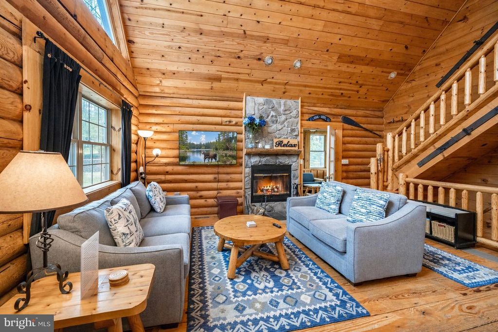 Image 8 of property listing at 55 VILLAGE DR #5, Oakland, MD 21550